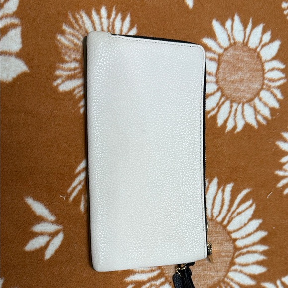 Coach Dark Olive, White, & Black Pebbled Leather Shoulder Bag with Wallet - Picture 10 of 11